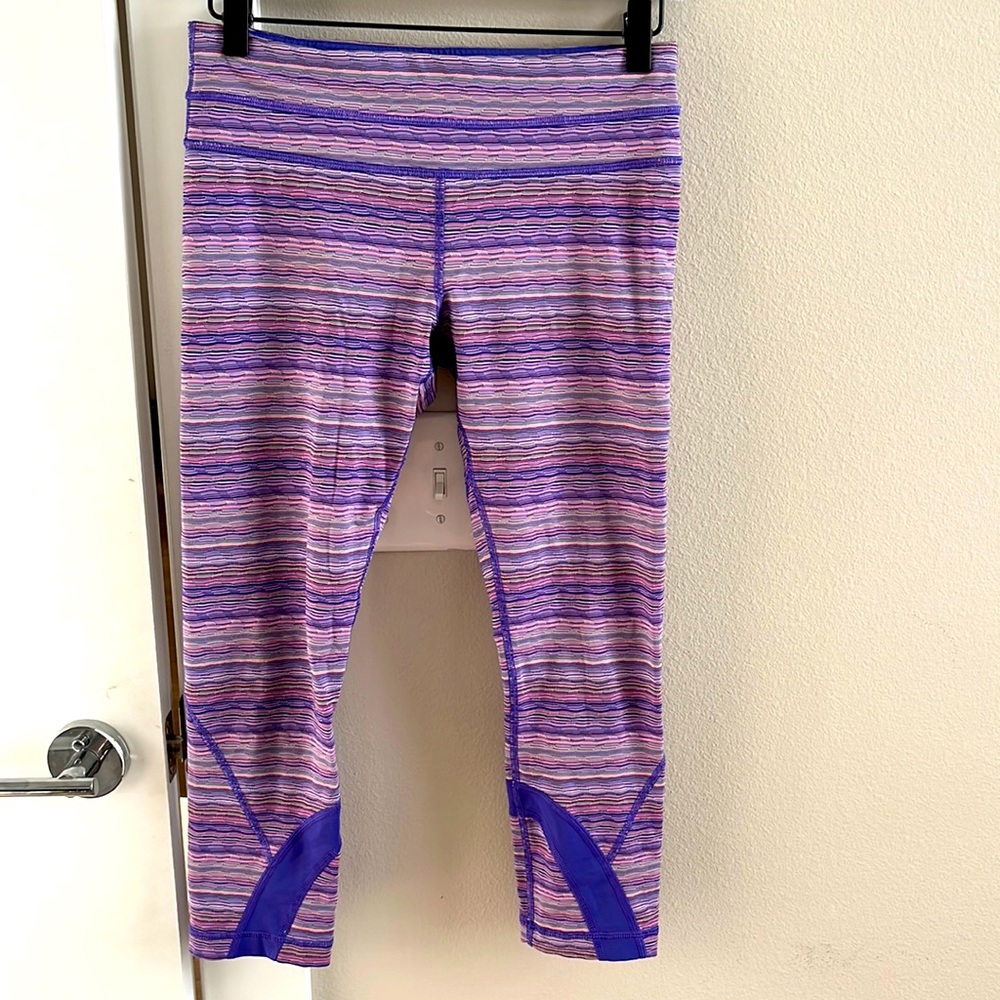 Lululemon size Small purple striped 7/8 leggings